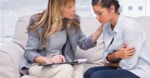 Diferencia entre paciente y cliente en psicoterapia ¿Acompañar o ayudar? ¿Paciente o cliente?