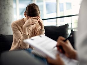 Cómo la Psicología Humanista Aborda la Ansiedad en Tarragona Respira Psicología